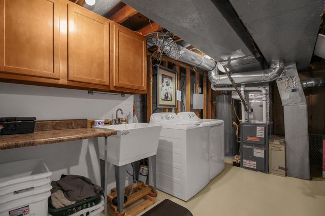 883 Mcnaughten Road, Columbus, OH 43213