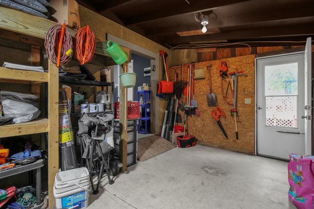 883 Mcnaughten Road, Columbus, OH 43213