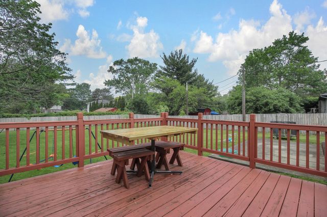 883 Mcnaughten Road, Columbus, OH 43213