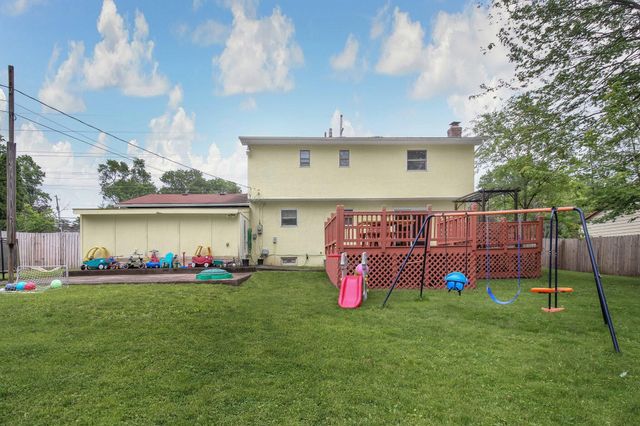 883 Mcnaughten Road, Columbus, OH 43213