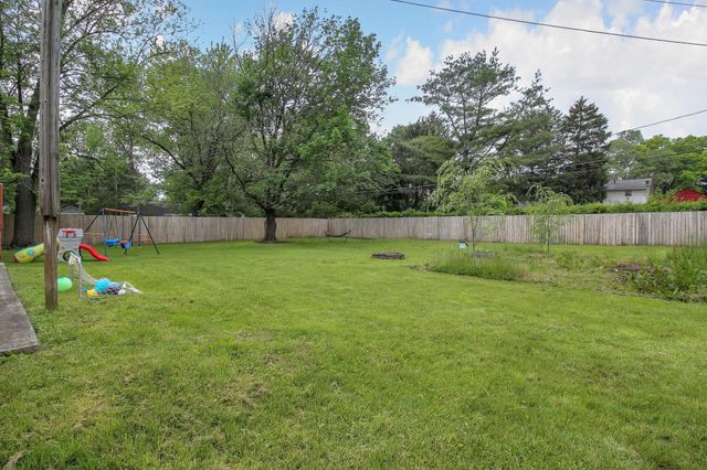 883 Mcnaughten Road, Columbus, OH 43213