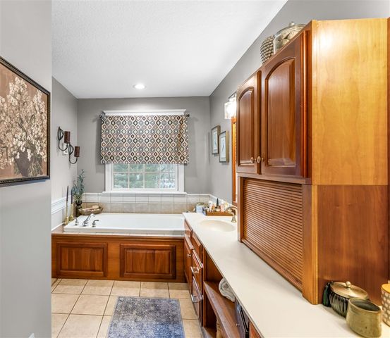 9095 Marsh Creek Circle, Galesburg, MI 49053