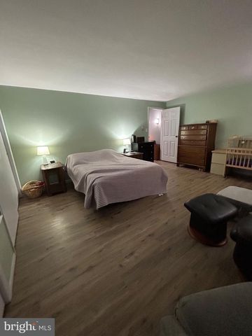 96 QUEEN AVE, Enola, PA 17025