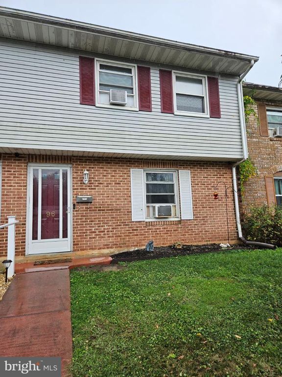 96 QUEEN AVE, Enola, PA 17025