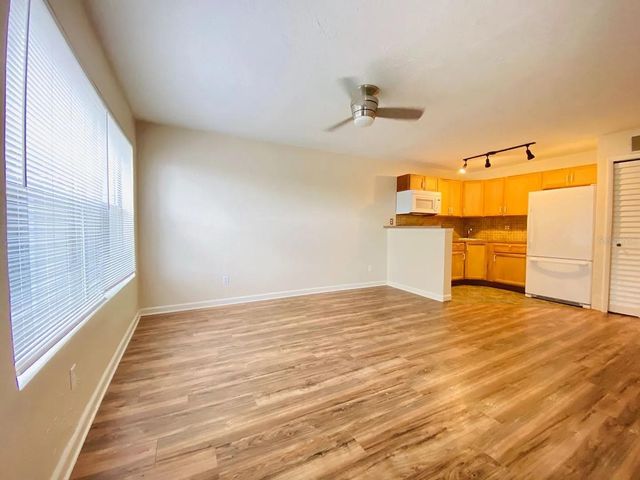 4704 WALDEN CIRCLE 26, Orlando, FL 32811