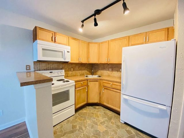 4704 WALDEN CIRCLE 26, Orlando, FL 32811