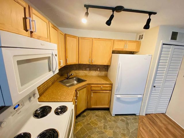 4704 WALDEN CIRCLE 26, Orlando, FL 32811