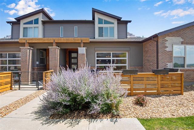 19570 E Sunset Circle, Aurora, CO 80015