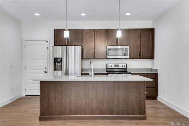 19570 E Sunset Circle, Aurora, CO 80015