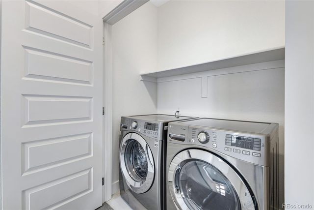 19570 E Sunset Circle, Aurora, CO 80015