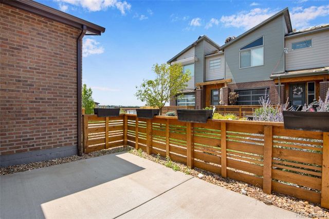 19570 E Sunset Circle, Aurora, CO 80015