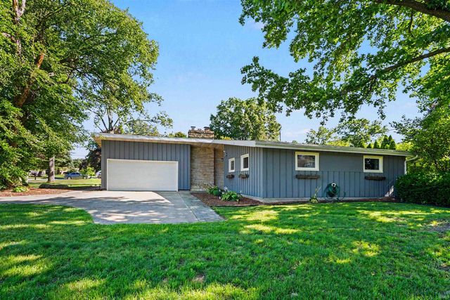 52846 Swanson Drive, South Bend, IN 46635