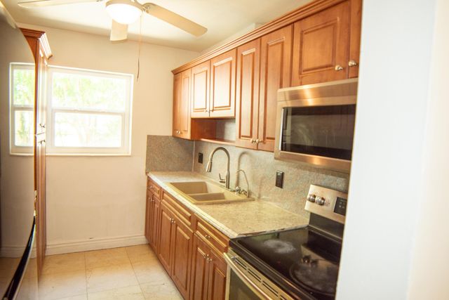 4731 NE 2ND, Deerfield Beach, FL 33064