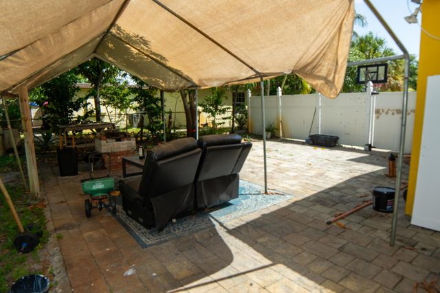 4731 NE 2ND, Deerfield Beach, FL 33064