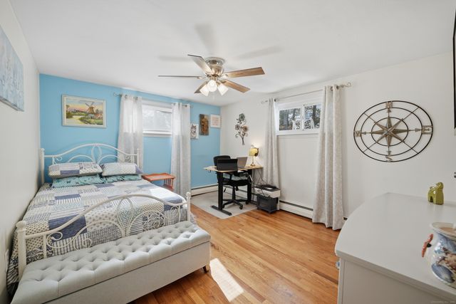 32 Magnolia Drive, Enfield, CT 06082