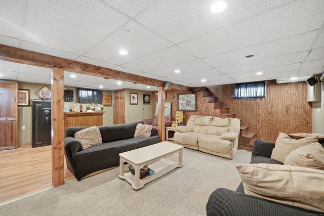 32 Magnolia Drive, Enfield, CT 06082