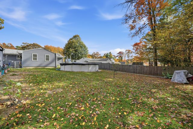 32 Magnolia Drive, Enfield, CT 06082