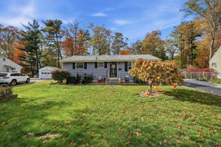 32 Magnolia Drive, Enfield, CT 06082