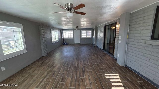 3021 W Vande Loo Street, Tucson, AZ 85746