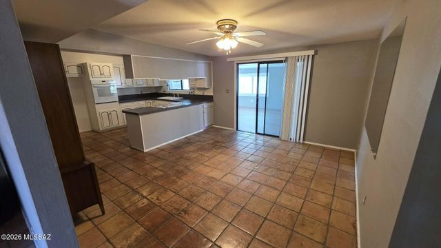 3021 W Vande Loo Street, Tucson, AZ 85746
