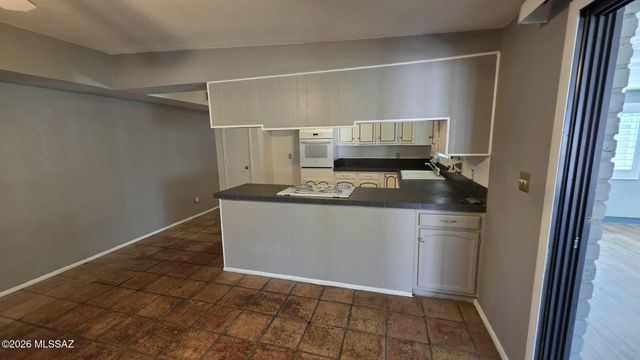 3021 W Vande Loo Street, Tucson, AZ 85746