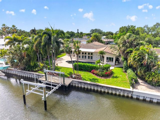 1233 EDEN ISLE DRIVE NE, St Petersburg, FL 33704
