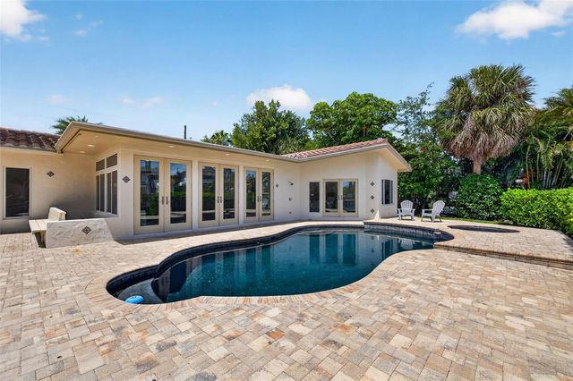 1233 EDEN ISLE DRIVE NE, St Petersburg, FL 33704