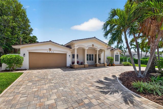 1233 EDEN ISLE DRIVE NE, St Petersburg, FL 33704