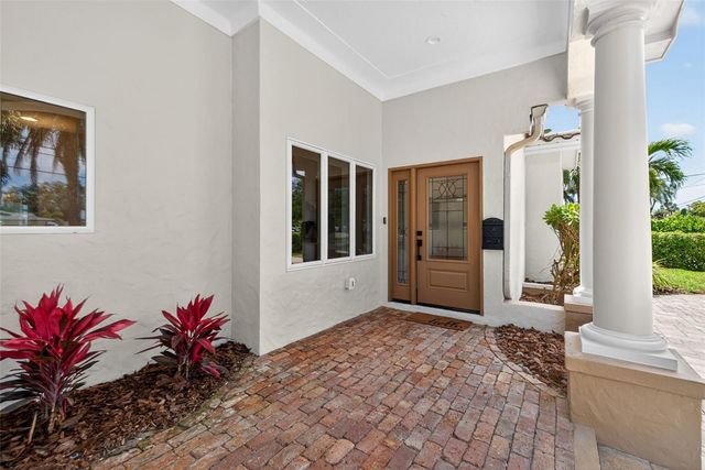 1233 EDEN ISLE DRIVE NE, St Petersburg, FL 33704