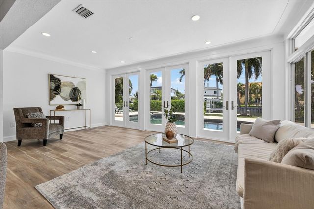 1233 EDEN ISLE DRIVE NE, St Petersburg, FL 33704
