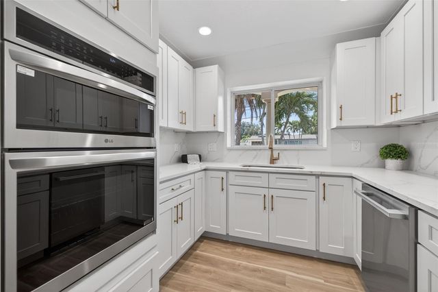 1233 EDEN ISLE DRIVE NE, St Petersburg, FL 33704