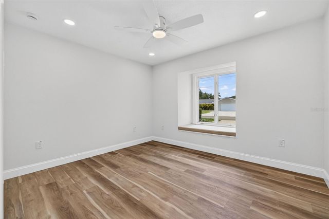 1233 EDEN ISLE DRIVE NE, St Petersburg, FL 33704
