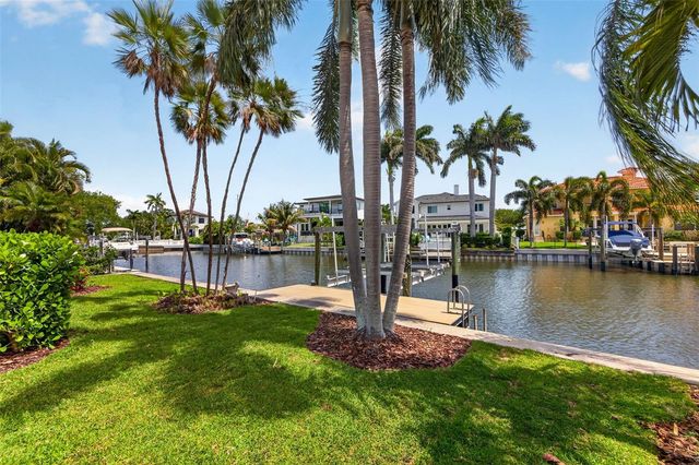 1233 EDEN ISLE DRIVE NE, St Petersburg, FL 33704