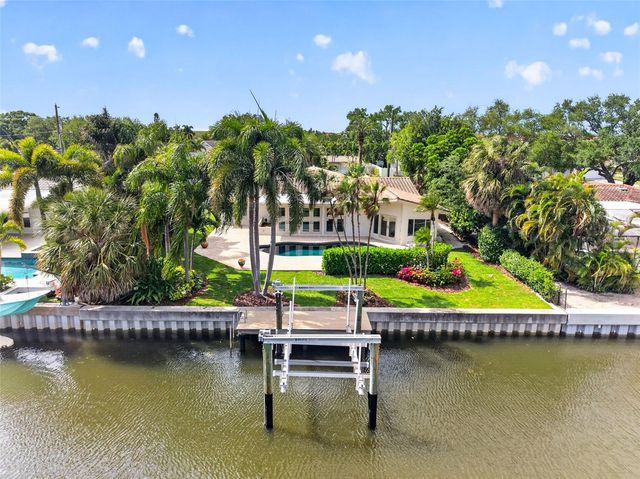1233 EDEN ISLE DRIVE NE, St Petersburg, FL 33704