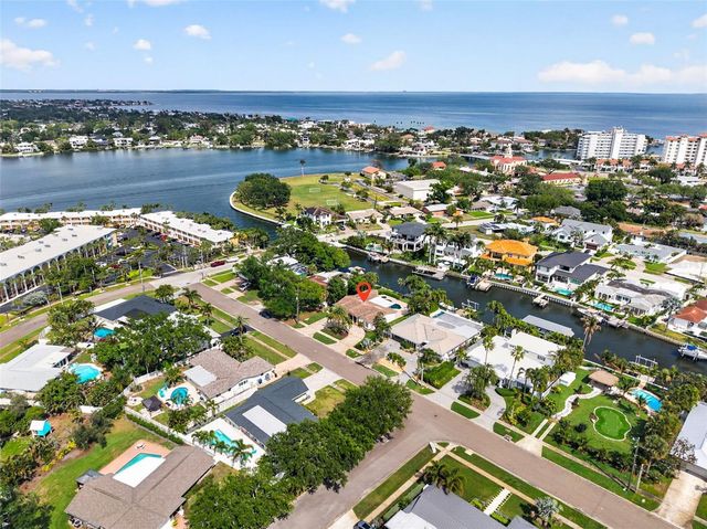 1233 EDEN ISLE DRIVE NE, St Petersburg, FL 33704