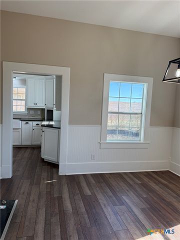 9684 Fm 437, Rogers, TX 76569