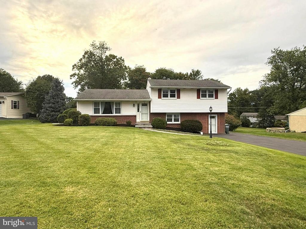 526 BUCK RD, Southampton, PA 18966 — photo 2
