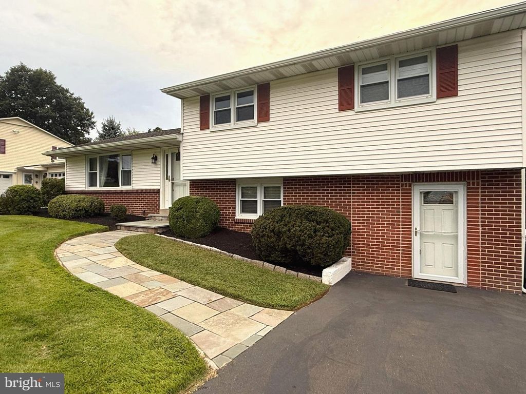 526 BUCK RD, Southampton, PA 18966 — photo 3