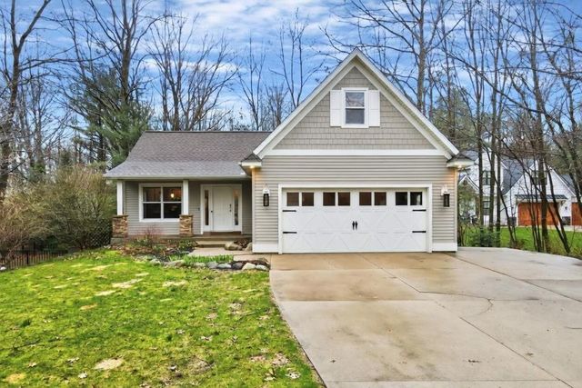 6417 Ototeman Trail, Saugatuck, MI 49453