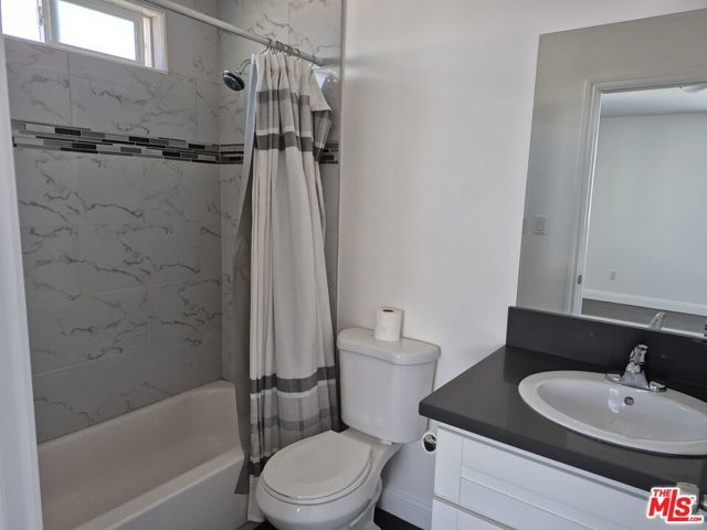 2806 S Bronson Avenue, Los Angeles, CA 90018