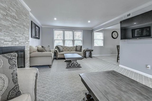 655 Harding Pl, Nashville, TN 37211