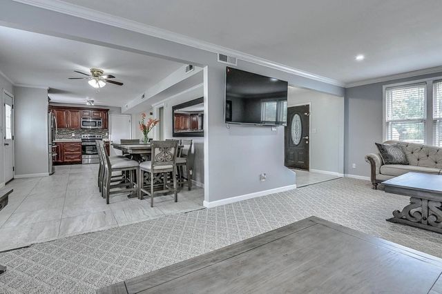 655 Harding Pl, Nashville, TN 37211