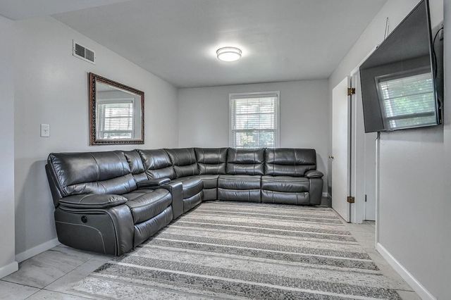655 Harding Pl, Nashville, TN 37211