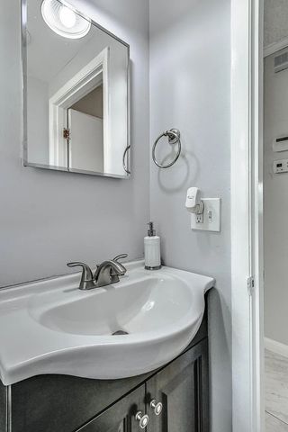 655 Harding Pl, Nashville, TN 37211