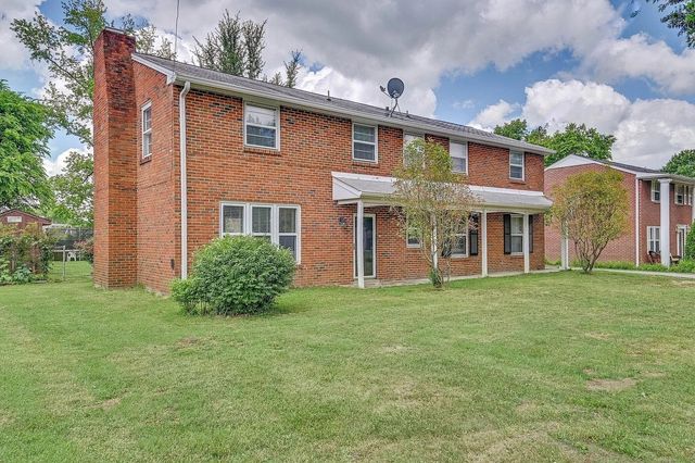 655 Harding Pl, Nashville, TN 37211