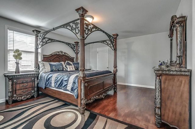 655 Harding Pl, Nashville, TN 37211