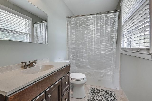 655 Harding Pl, Nashville, TN 37211