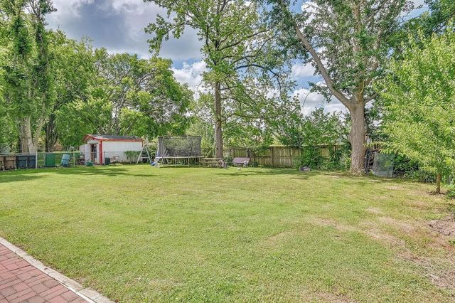 655 Harding Pl, Nashville, TN 37211