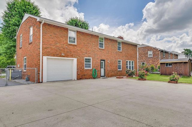 655 Harding Pl, Nashville, TN 37211