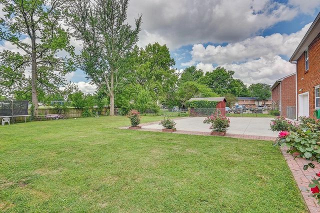 655 Harding Pl, Nashville, TN 37211